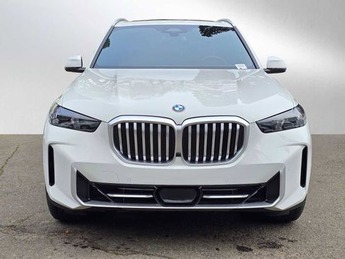 Used 2024 BMW X5 xDrive40i w/ Parking Assistance Package image 8