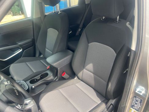 Used 2025 Kia Soul LX w/ LX Technology Package image 31