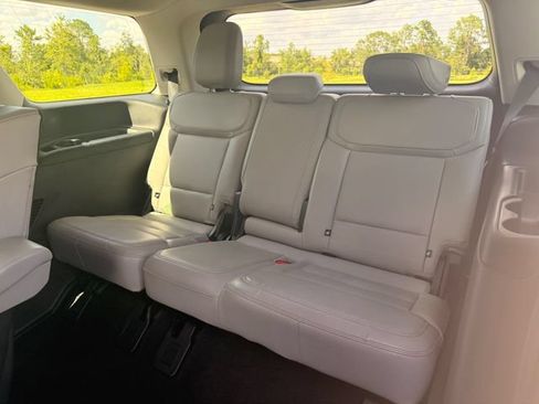 Used 2025 Ford Expedition Active AWD/4WD image 10