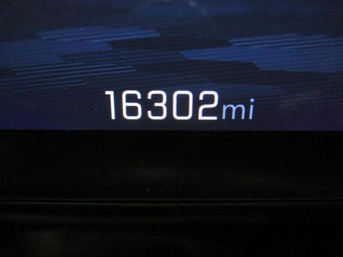 Used 2025 Chevrolet Equinox LT image 18