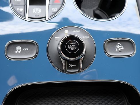 Certified 2023 Bentley Bentayga image 34