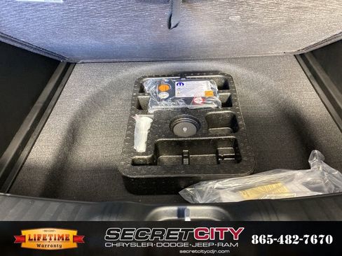 New 2026 Jeep Compass Latitude image 32