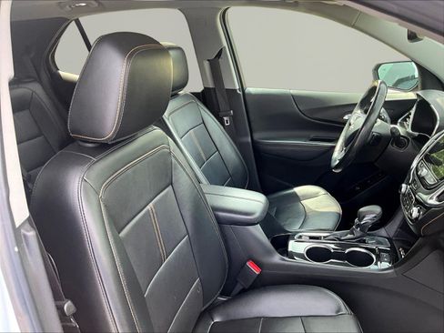Used 2022 Chevrolet Equinox Premier FWD image 29