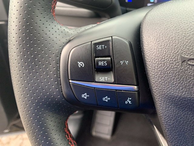 Used 2025 Ford Escape ST-Line Select AWD/4WD image 26