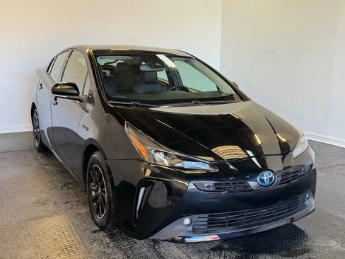 Used 2022 Toyota Prius AWD image 3