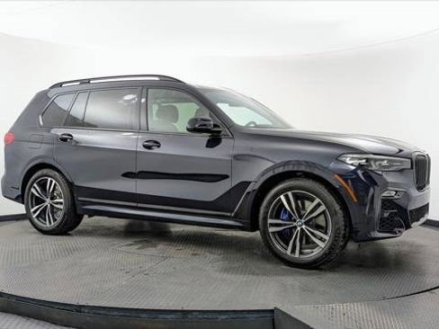 Used 2022 BMW X7 xDrive40i w/ M Sport Package AWD/4WD image 11