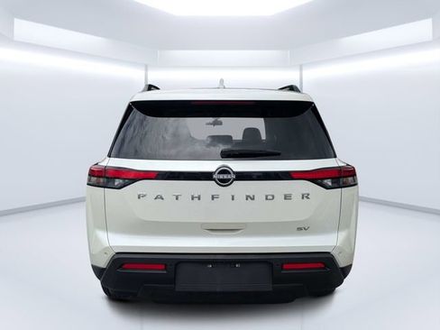 Used 2024 Nissan Pathfinder SV FWD image 4