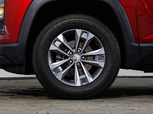 Used 2025 Chevrolet Equinox LT image 42