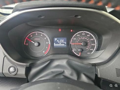 Used 2019 Subaru Crosstrek 2.0i Premium w/ Moonroof Package image 5