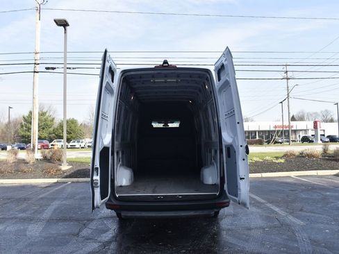 Used 2024 Mercedes-Benz Sprinter 2500 image 10