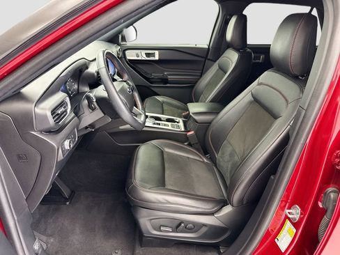 Used 2022 Ford Explorer ST-Line RWD image 18