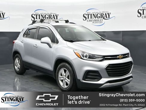Used 2020 Chevrolet Trax LT image 1