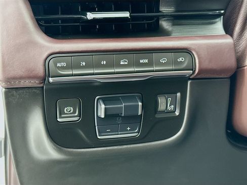 Used 2023 Cadillac Escalade Premium Luxury Platinum AWD/4WD image 10