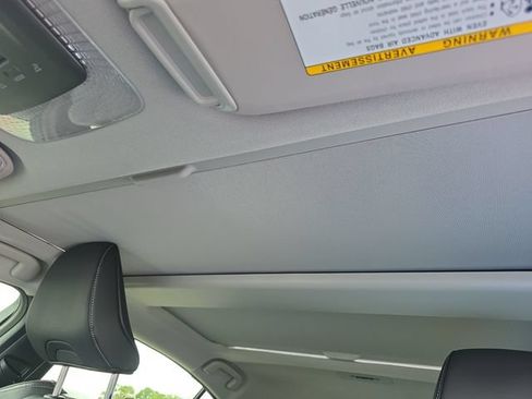 Used 2025 Toyota Prius FWD image 27