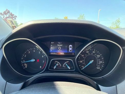 Used 2017 Ford Focus SE w/ Cold Weather Package FWD image 37