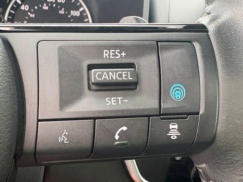 Used 2023 Nissan Rogue SV w/ SV Premium B Package FWD image 16