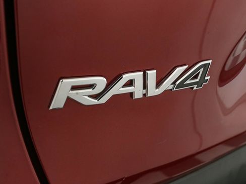 Used 2025 Toyota RAV4 XLE AWD/4WD image 10