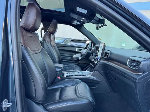 Used 2022 Ford Explorer Platinum w/ Equipment Group 601A image 25