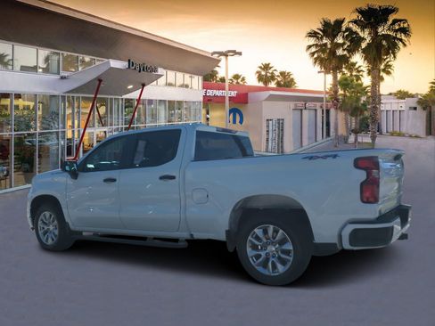 Used 2022 Chevrolet Silverado 1500 Custom image 5