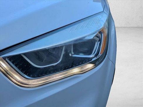 Used 2017 Ford Escape SE w/ Equipment Group 201A image 10