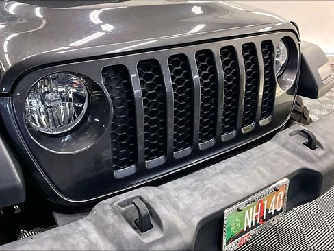 Used 2020 Jeep Gladiator Sport w/ Trailer Tow Package image 29