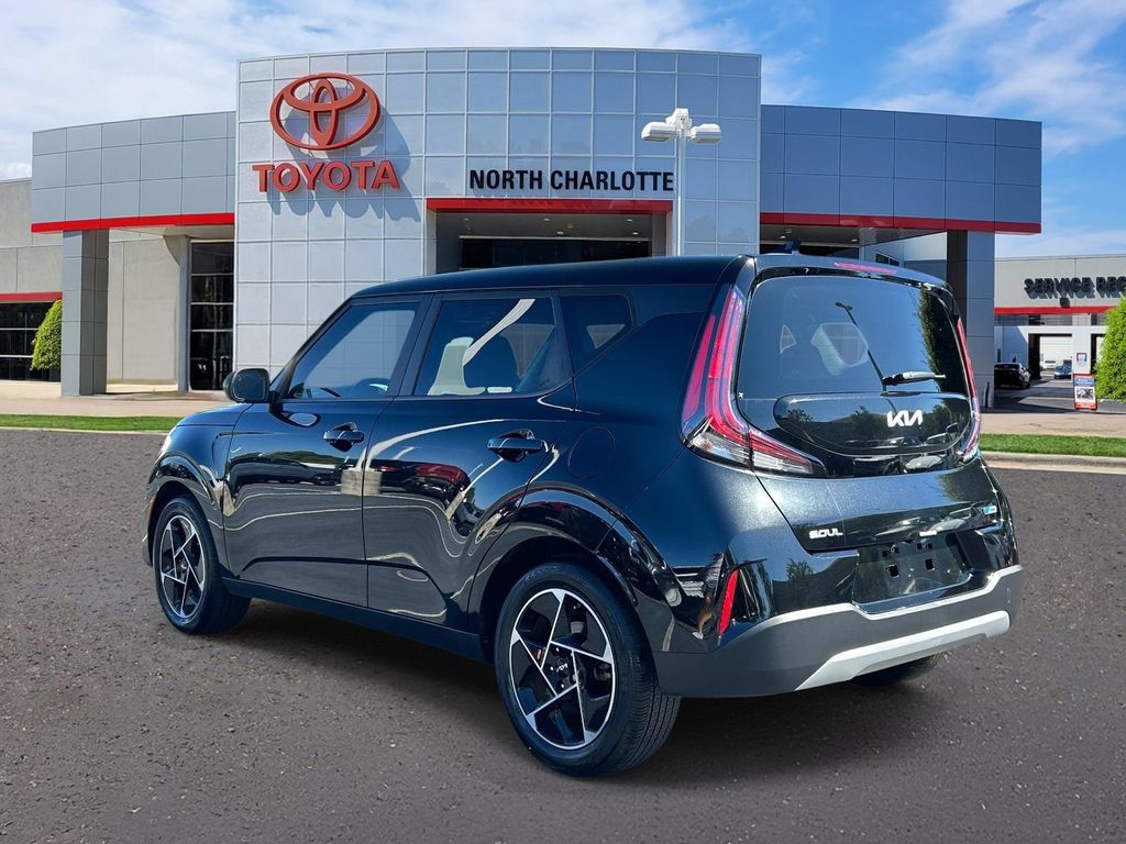 Used 2024 Kia Soul EX FWD image 6
