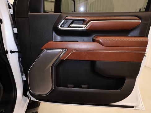 Used 2024 GMC Sierra 3500 Denali Ultimate image 19