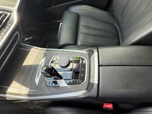 Used 2022 BMW X7 xDrive40i w/ Premium Package AWD/4WD image 24