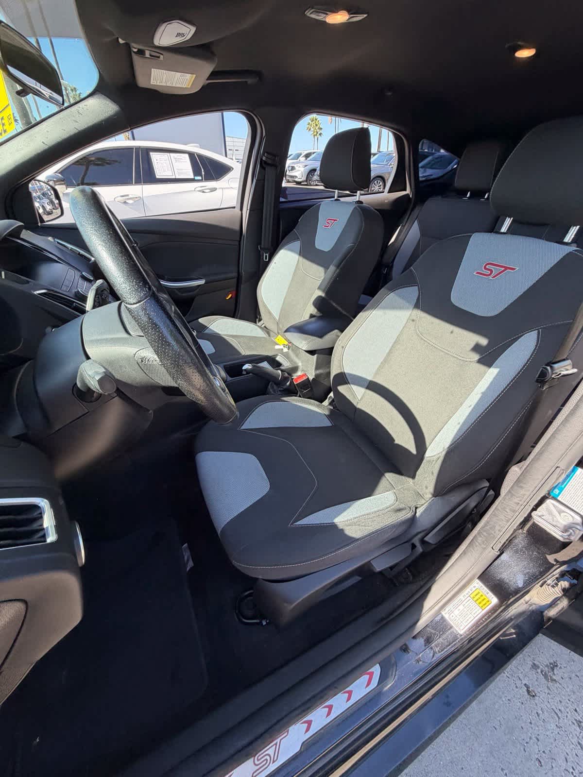 Used 2018 Ford Focus ST FWD image 18