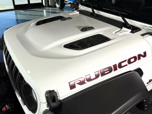 Used 2024 Jeep Wrangler Unlimited Rubicon w/ Convenience Group image 6