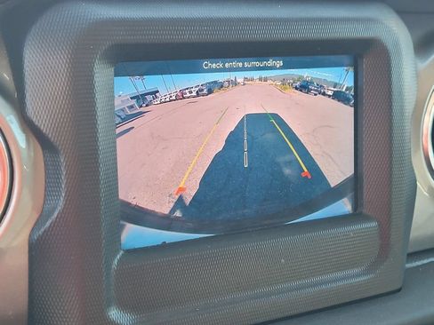 Used 2021 Jeep Wrangler Unlimited Sahara AWD/4WD image 15