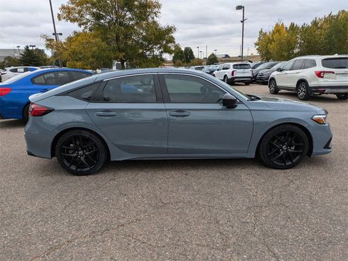 Used 2022 Honda Civic Sport image 2