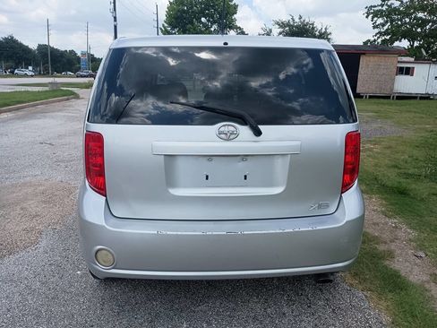 Used 2010 Scion xB image 4
