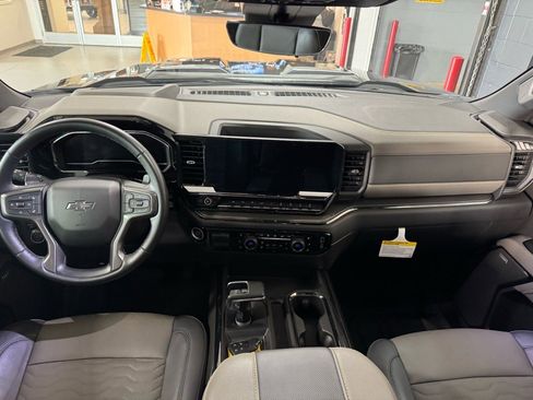 Used 2024 Chevrolet Silverado 1500 ZR2 w/ Technology Package image 14