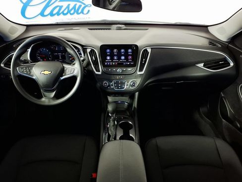 Used 2025 Chevrolet Malibu LT FWD image 13