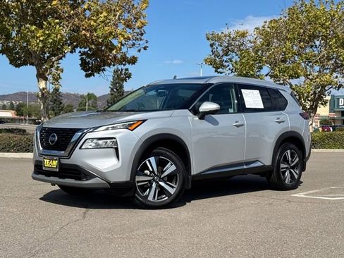 Used 2021 Nissan Rogue SL image 3