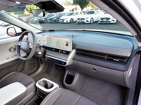 Certified 2024 Hyundai Ioniq 5 SEL image 10