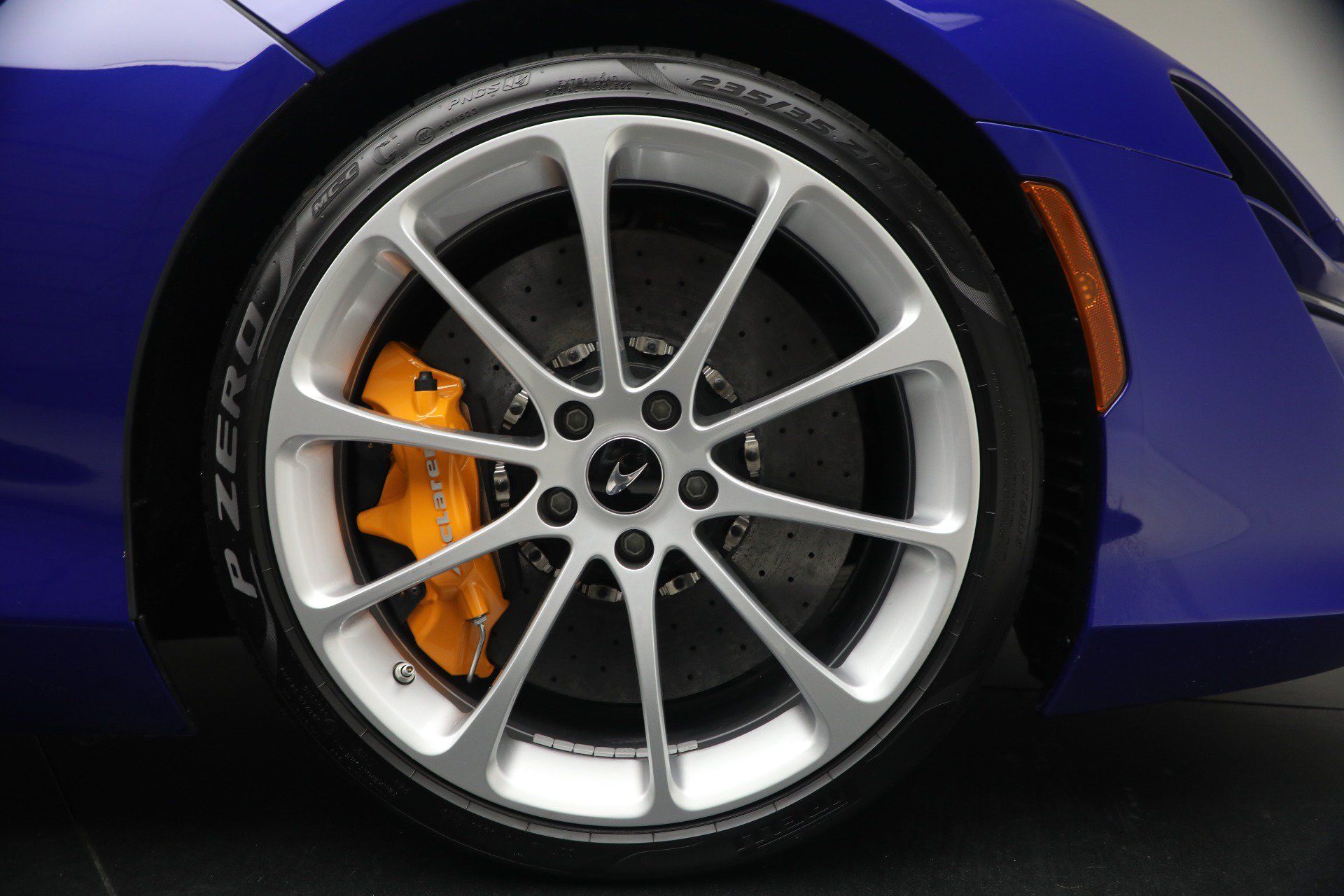 Used 2024 McLaren Artura RWD image 34
