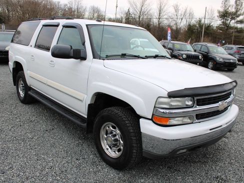Used 2005 Chevrolet Suburban 2500 LT w/ Preferred Equipment Group image 4