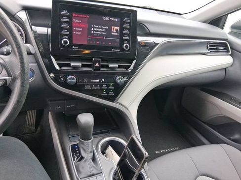 Used 2022 Toyota Camry LE FWD image 15