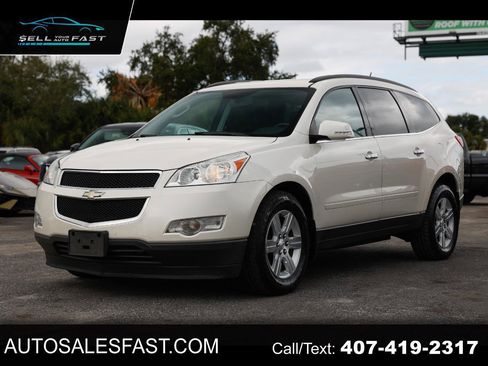 Used 2012 Chevrolet Traverse LT image 1