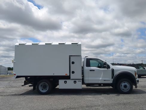 New 2025 Ford F550 2WD Regular Cab Super Duty image 2