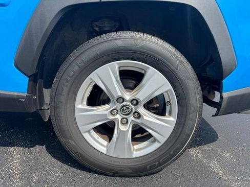 Used 2019 Toyota RAV4 XLE w/ Convenience Package AWD/4WD image 11