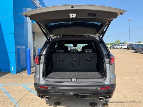 Used 2024 GMC Acadia AT4 w/ Luxury Package AWD/4WD image 11