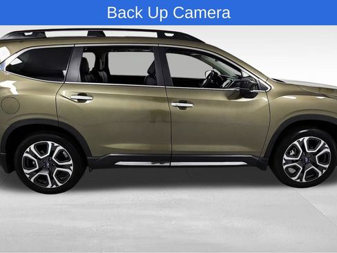 Used 2025 Subaru Ascent Touring AWD/4WD image 2
