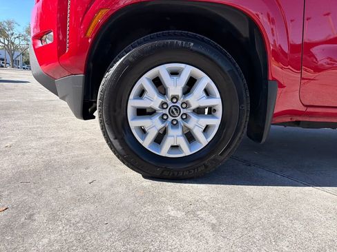 Used 2022 Nissan Frontier SV image 11