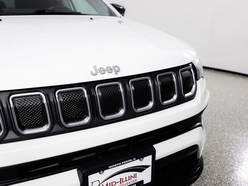 Used 2022 Jeep Compass Latitude AWD/4WD image 5