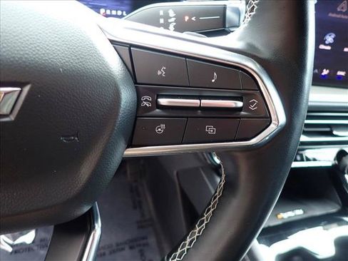 Used 2025 Chevrolet Traverse LT AWD/4WD image 16