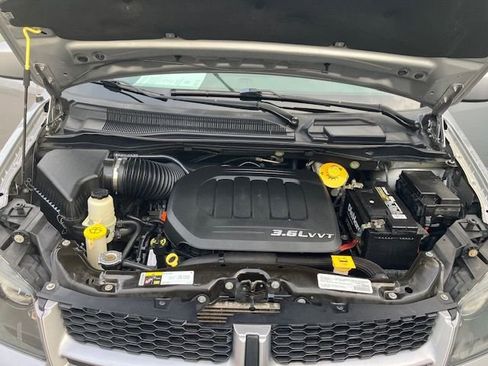 Used 2017 Dodge Grand Caravan GT image 10