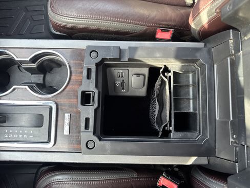 Used 2015 Ford Expedition EL Platinum image 25